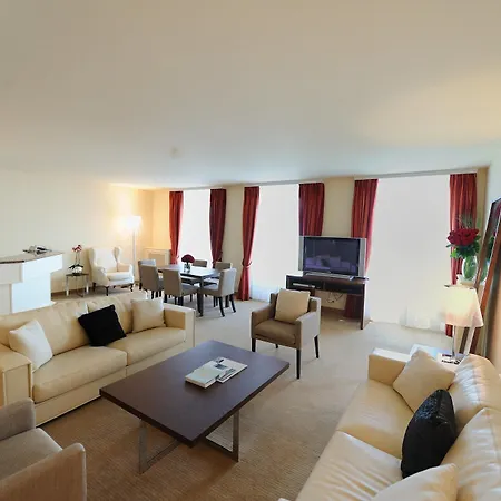 Palace 5*