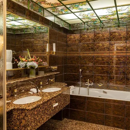 Palace Hotel 5*