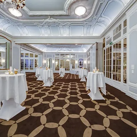 Palace Hotel 5*
